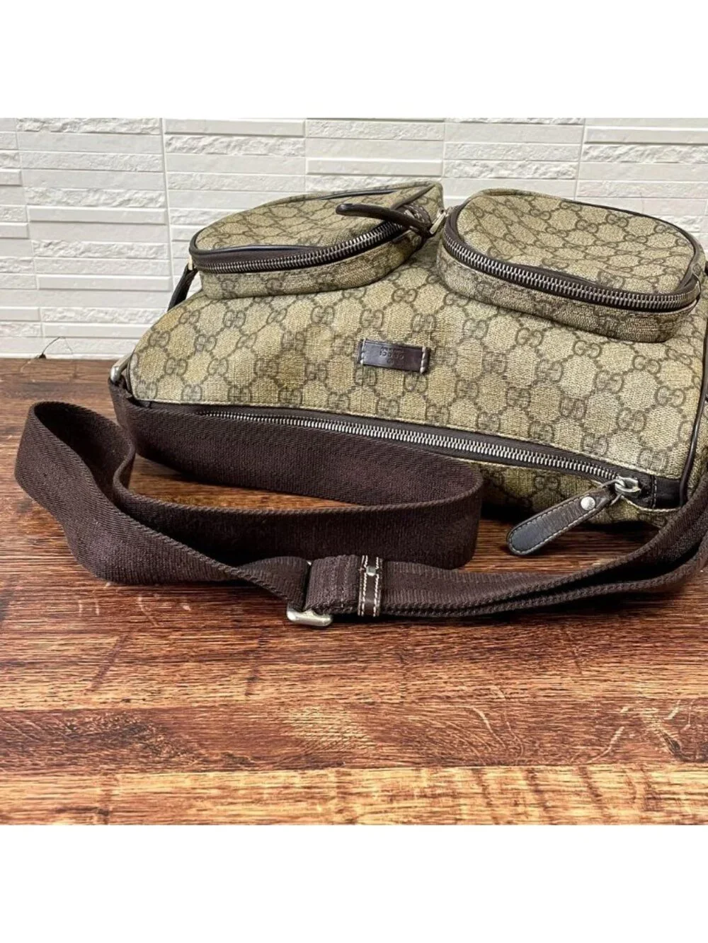 Gucci GG Supreme Leather Shoulder Bag Brown